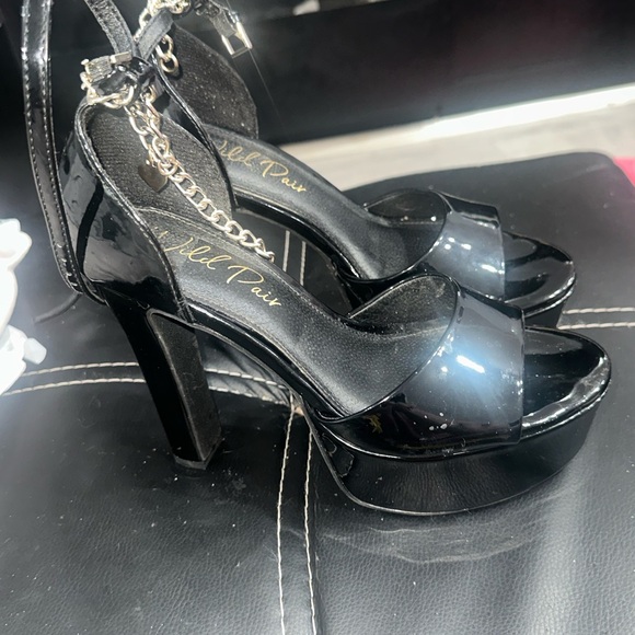 Wild Pair Black Platform Heels - Picture 1 of 3